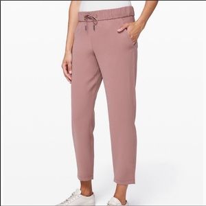 lululemon on the fly 7/8 pant size 12 mauve